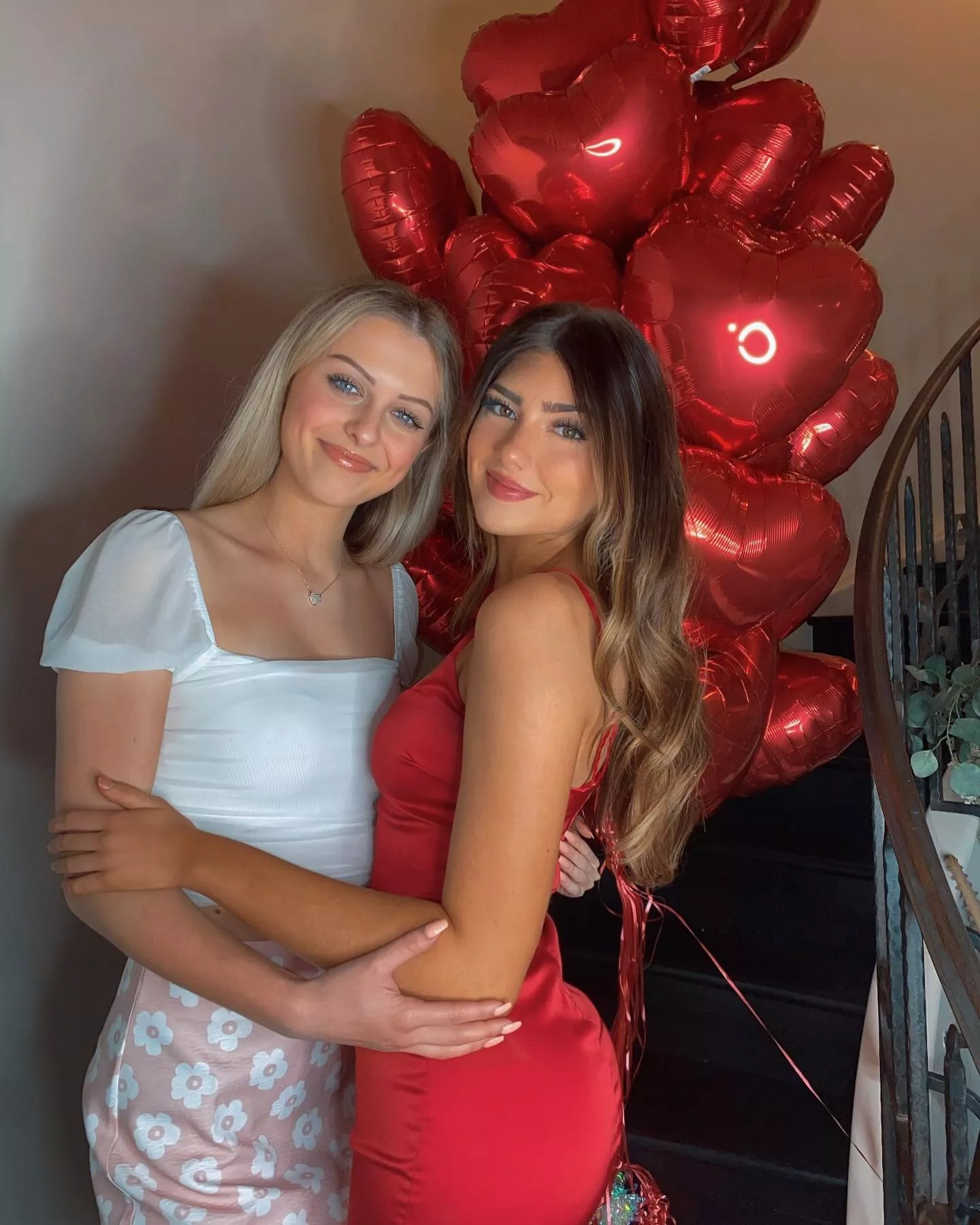 blonde or brunette? [2] posted by siimple_code