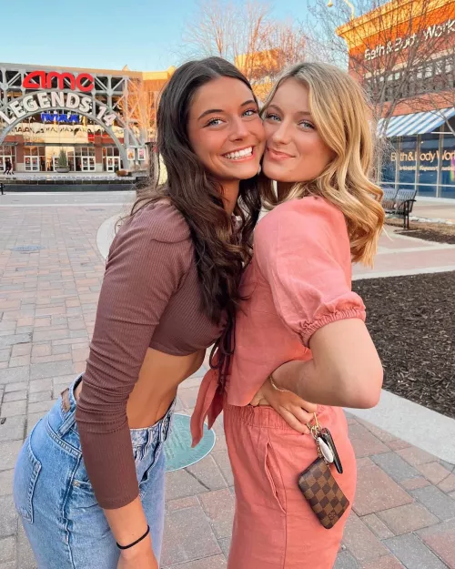 blonde or brunette? [2] by siimple_code