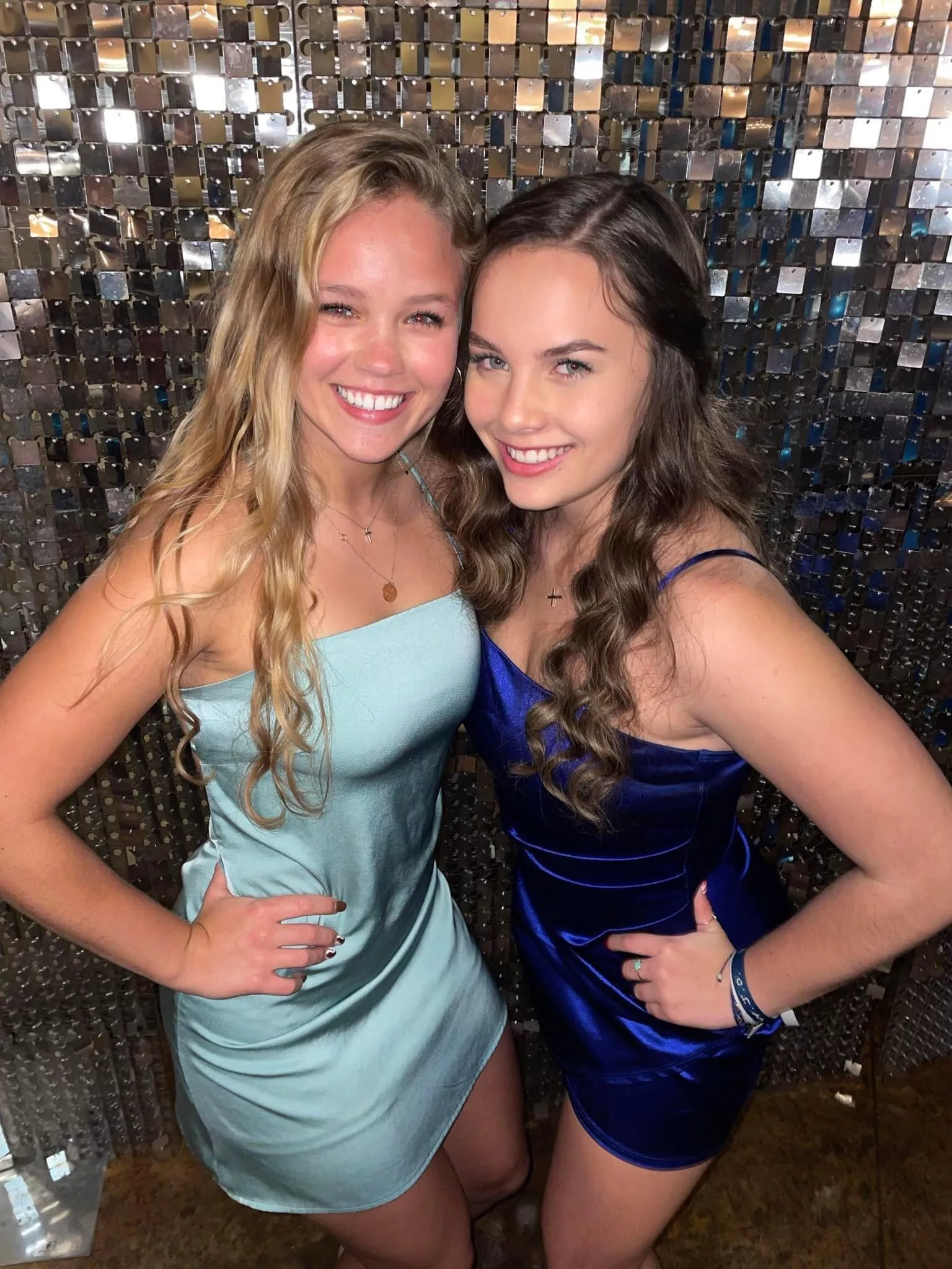 Blonde or Brunette posted by sanntonio