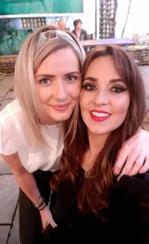 Blonde or brunette by SpongebobMugabe22