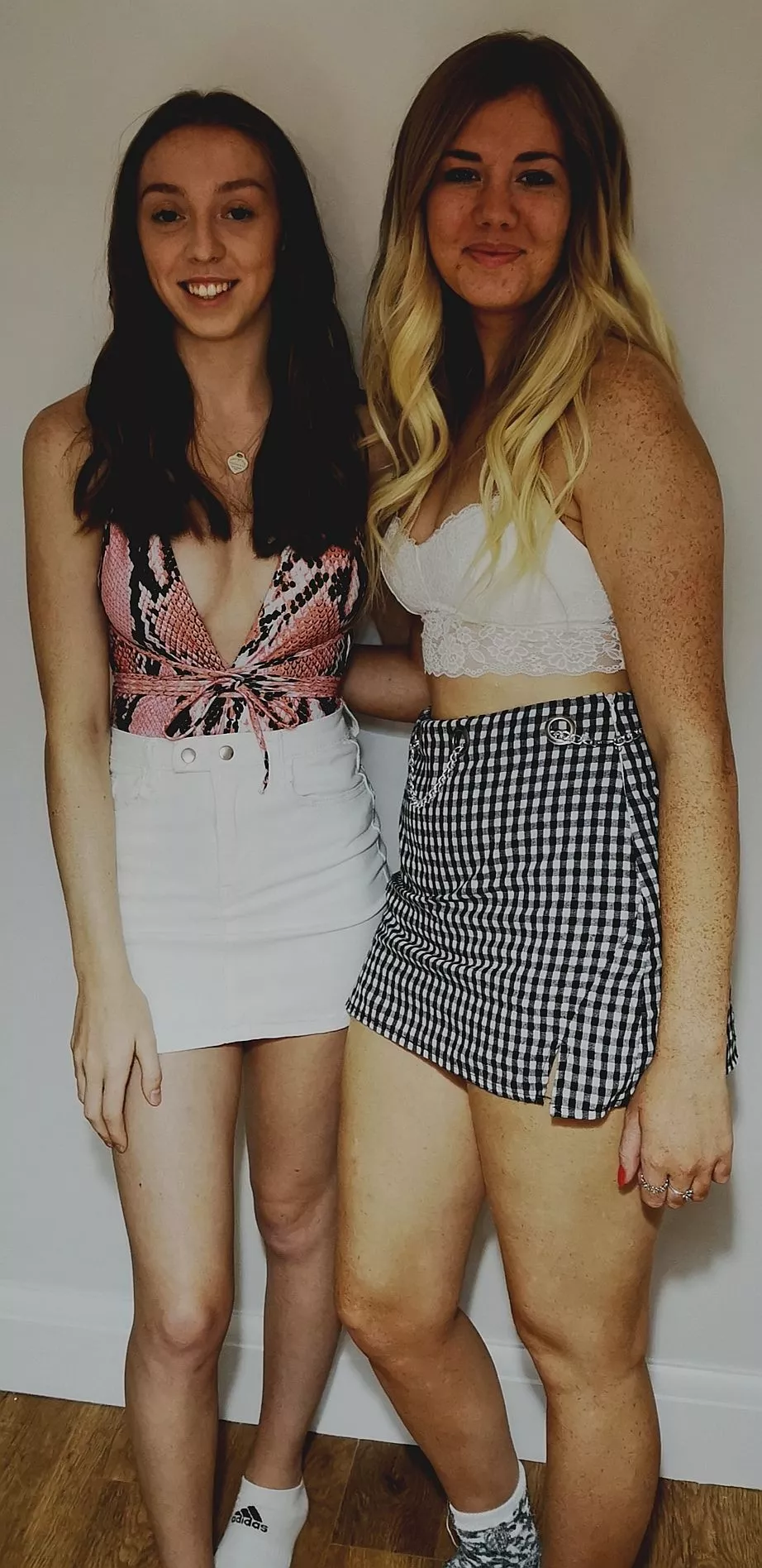 Blonde or Brunette posted by unknow_n117