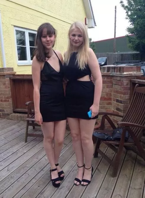 Blonde or brunette? If you manage to pick my gf I'll send a nude [2] posted by emilyslut24