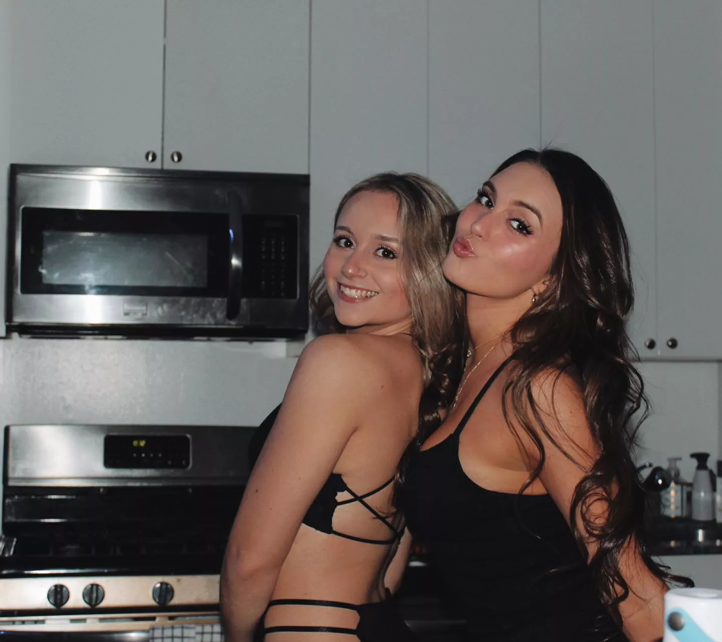 blonde or brunette? posted by siimple_code