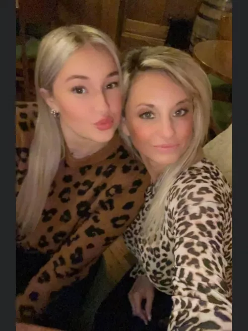 blonde pair by bens585