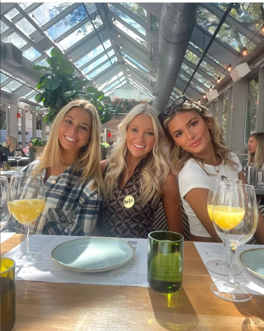 Blondes at brunch posted by pete_rosenpenis