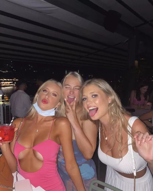 blondes by siimple_code