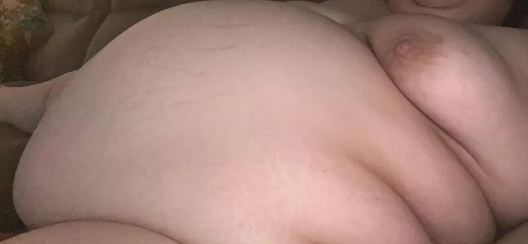 blubber gut to my knees but I need it to the floor OINK OINK 🥵🐷 by deathfeedeeee