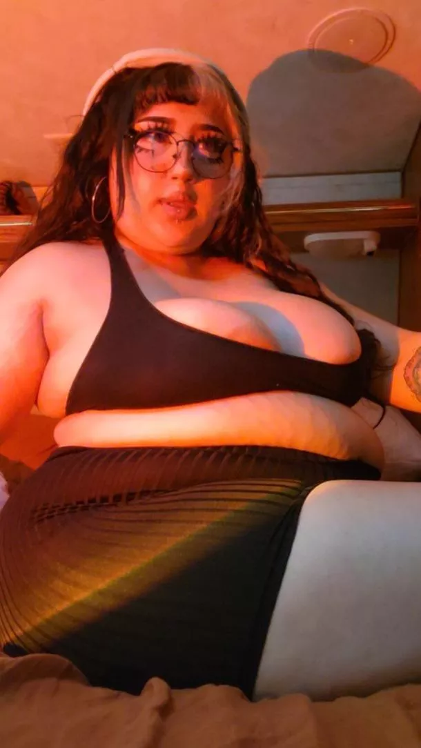 blubber spill ⚠️ posted by korachubbsy