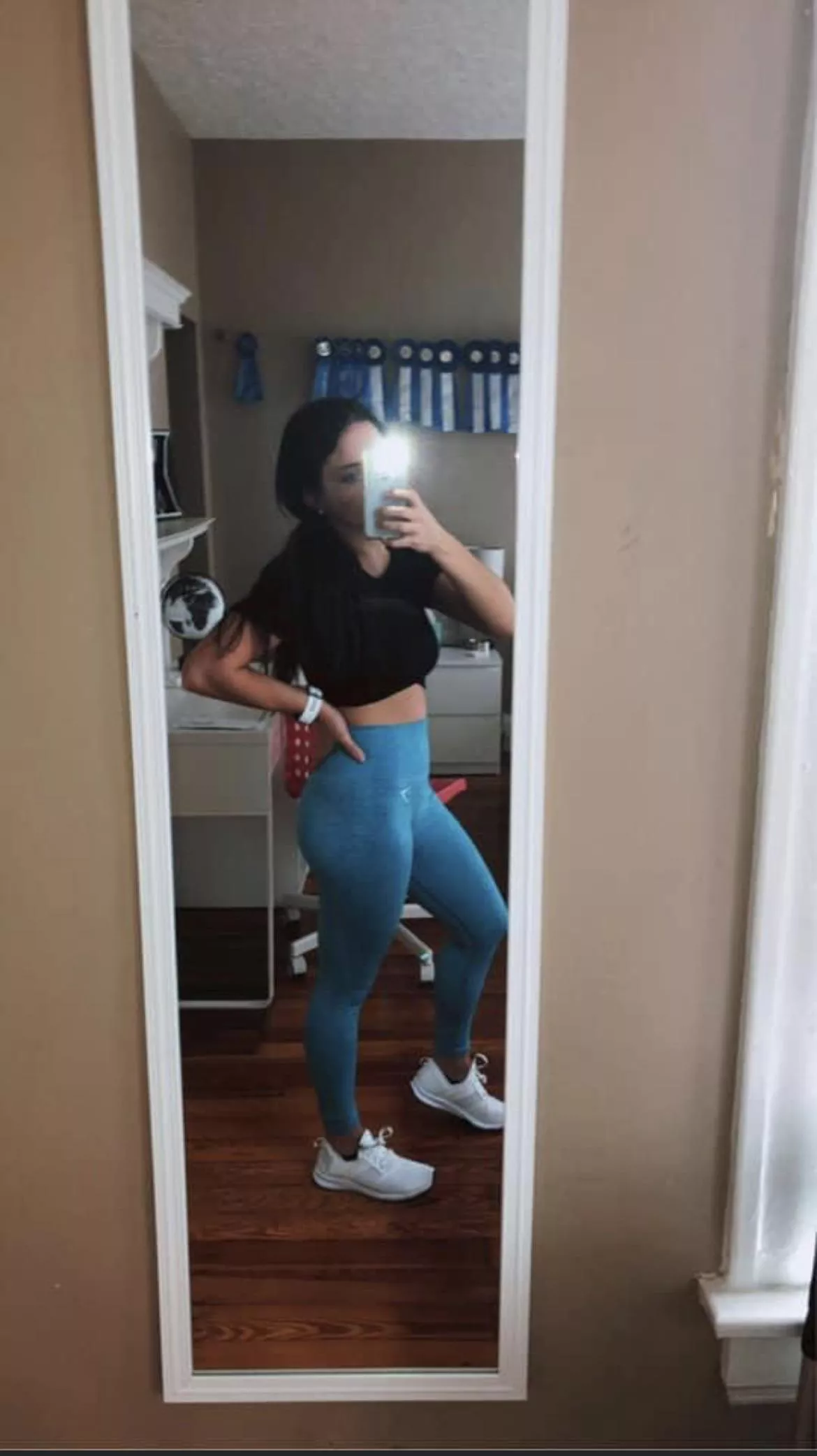 blue posted by Bdthrowe000