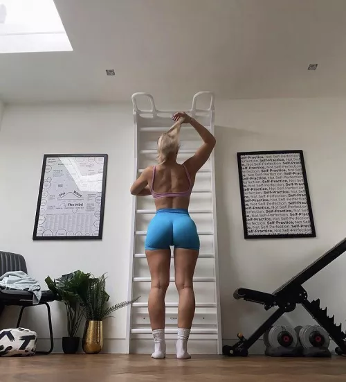 Blue and tight... by northlad_666