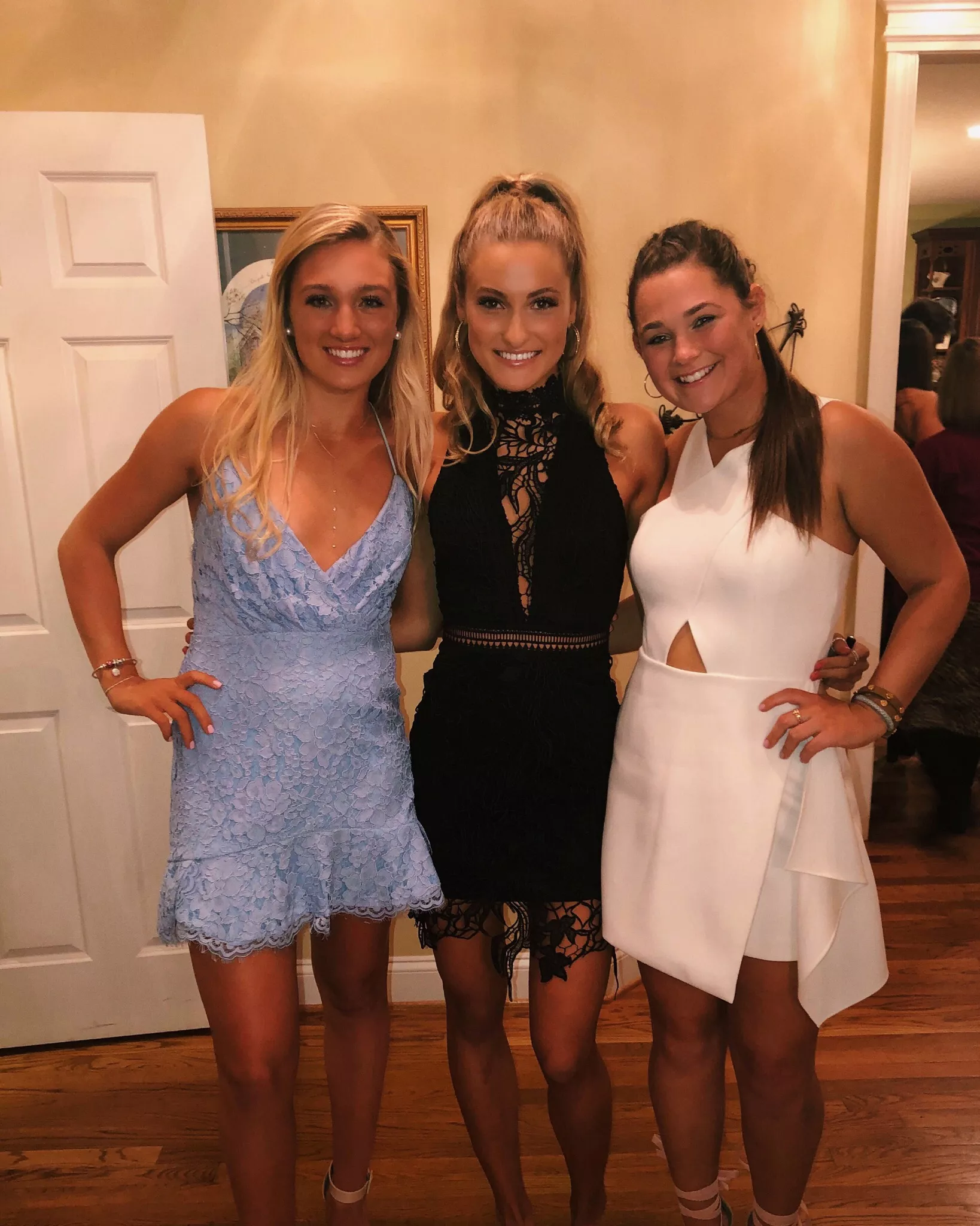 Blue black or white? posted by VicariousPenguin