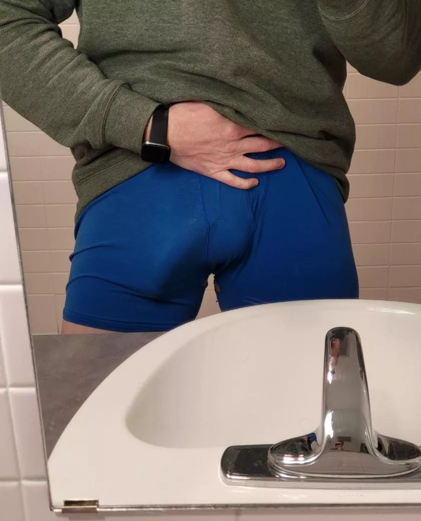 Blue boxers but ginger cock posted by Gingeranondaddy