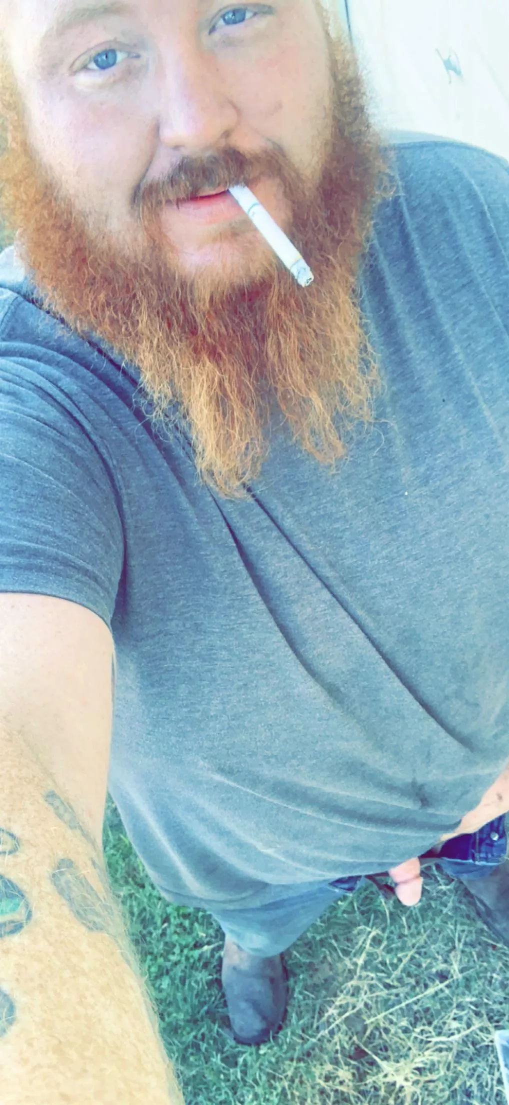 Blue eyes and long legged 😮‍💨 posted by beareatsgoldie