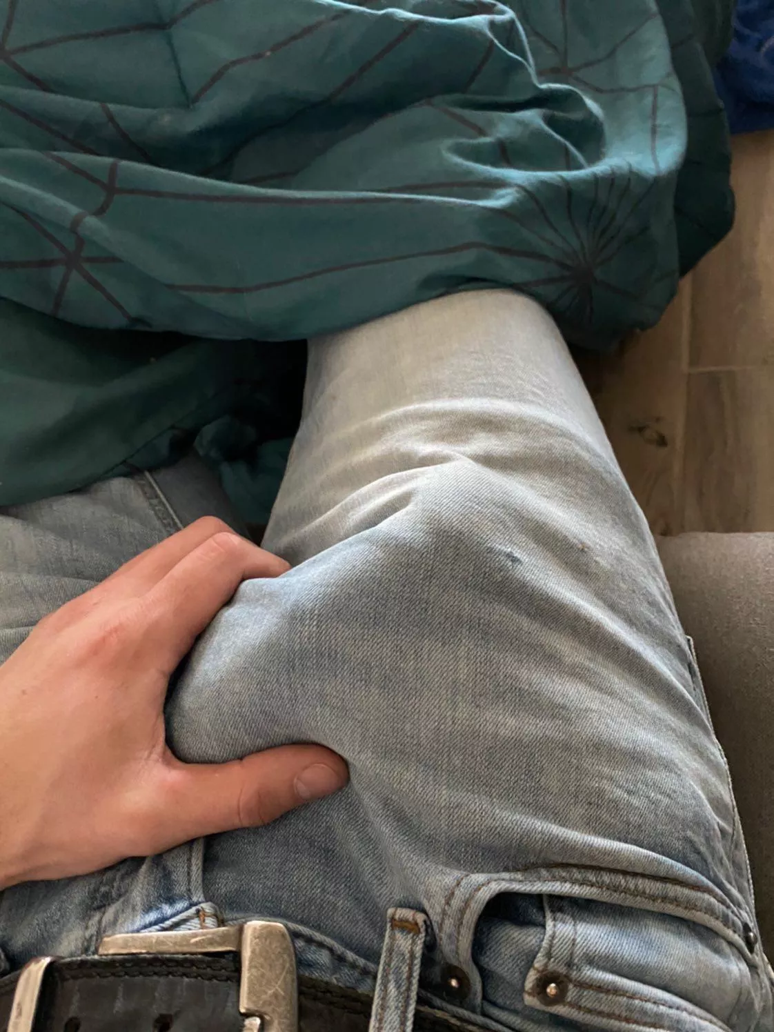 Blue jean bulge posted by Hurtreynold