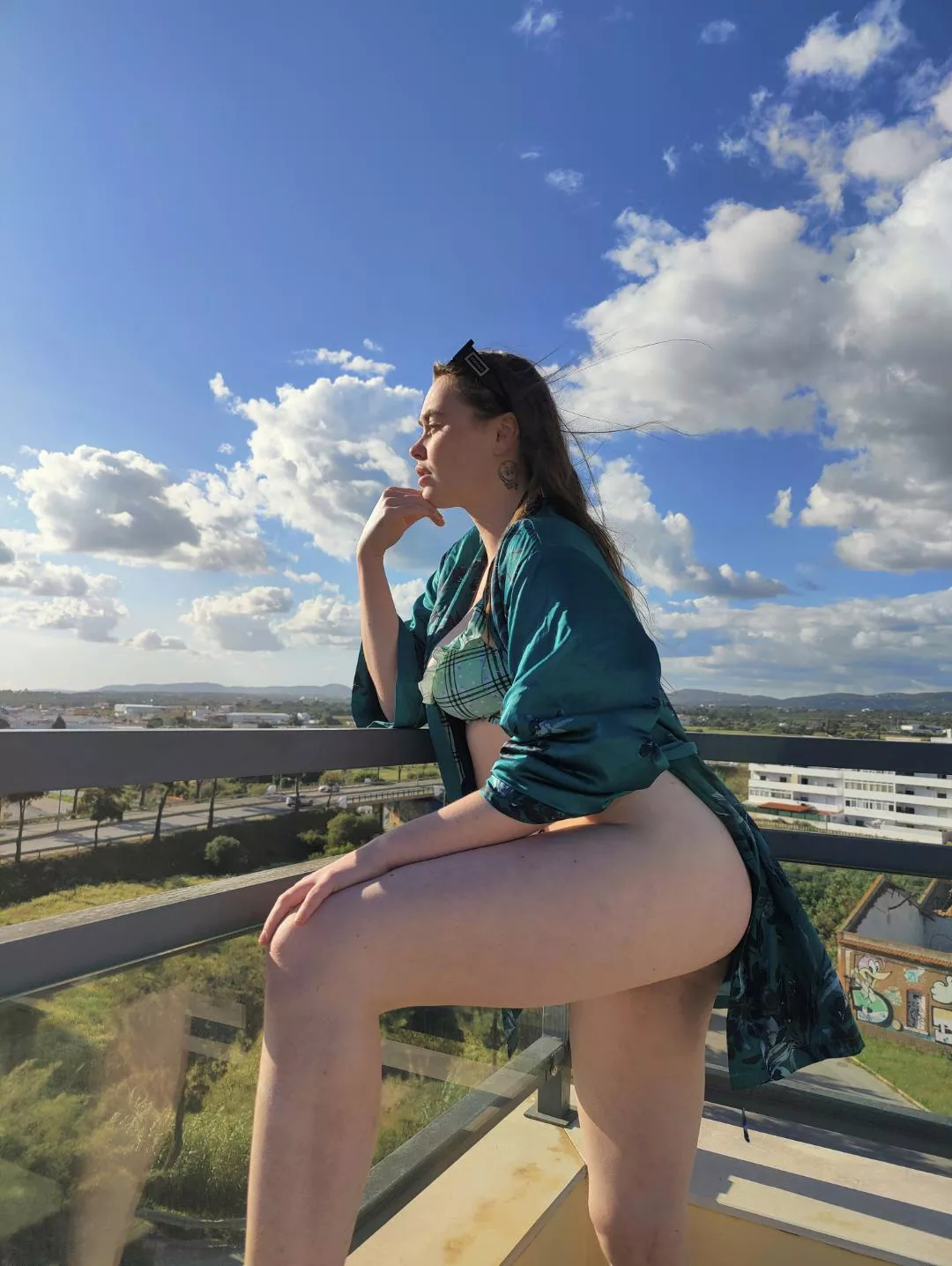 Blue skies, juicy thighs posted by SultrySunflowers