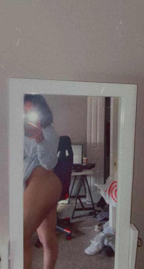 Blurry pic but look at (m)y legs😫 by Savings_Degree_816