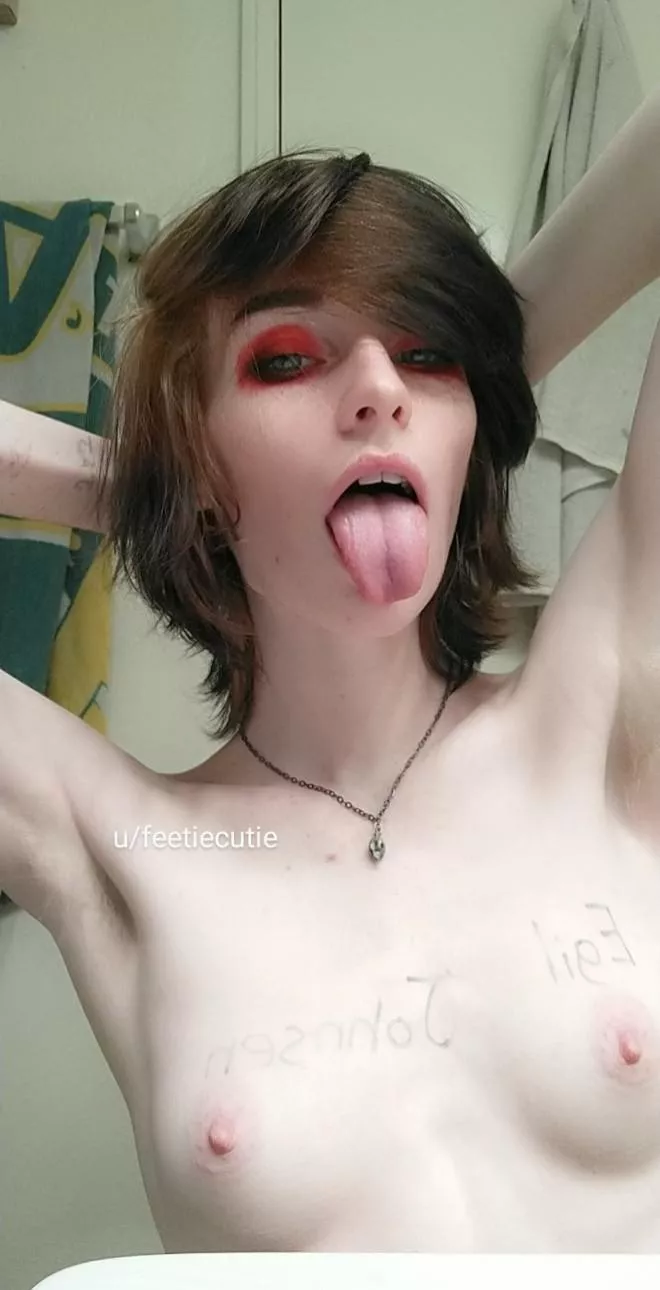 Body hair isn't shameful! posted by feetiecutie