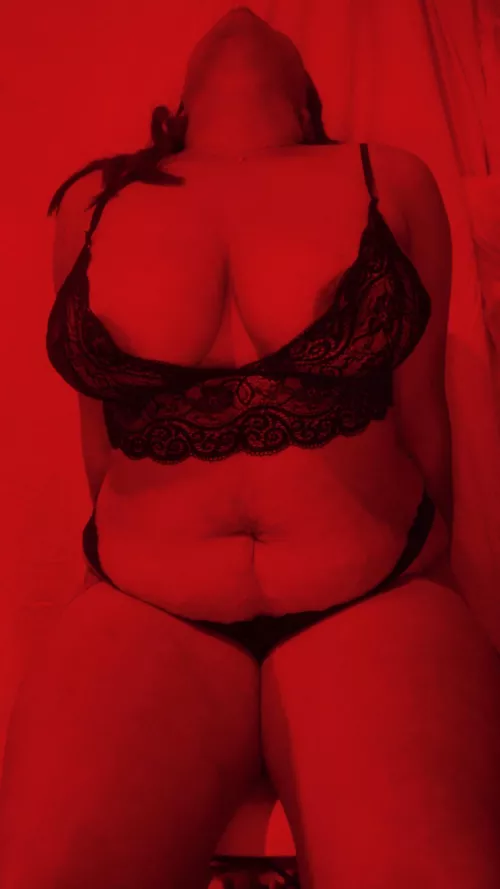 Body ody ody ody 😈 by NostalgicVibn