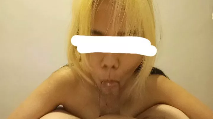 Bo[m]bshell Blonde Choke Stroke [F]ellatio posted by tapontothemoon