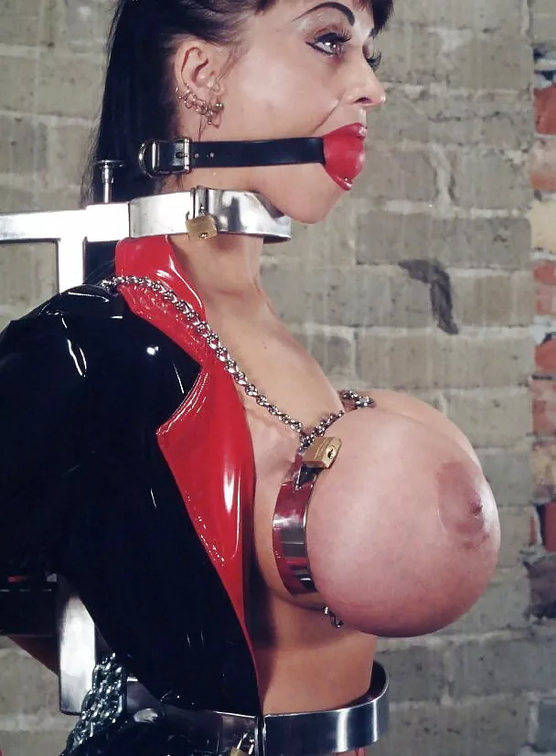 bondage queen Summer Cummings posted by Gokkunasia