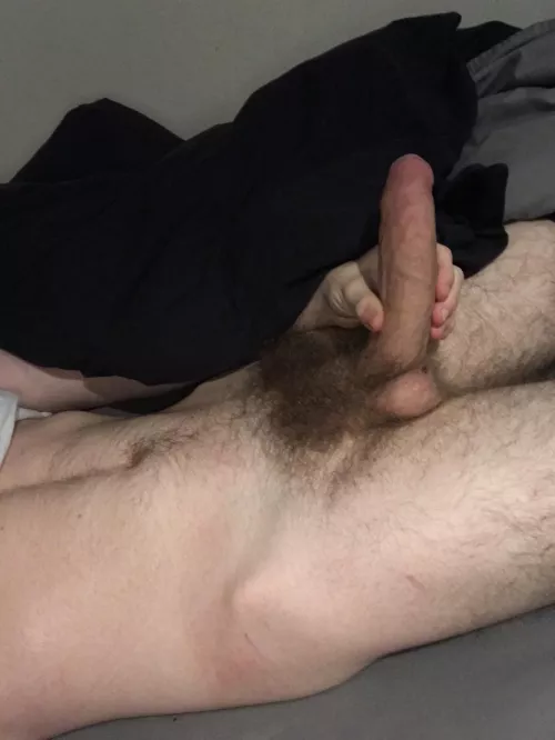 Bored af, DM me I’ll instantly respond, maybe free nudes 😉 by Cavvy1243