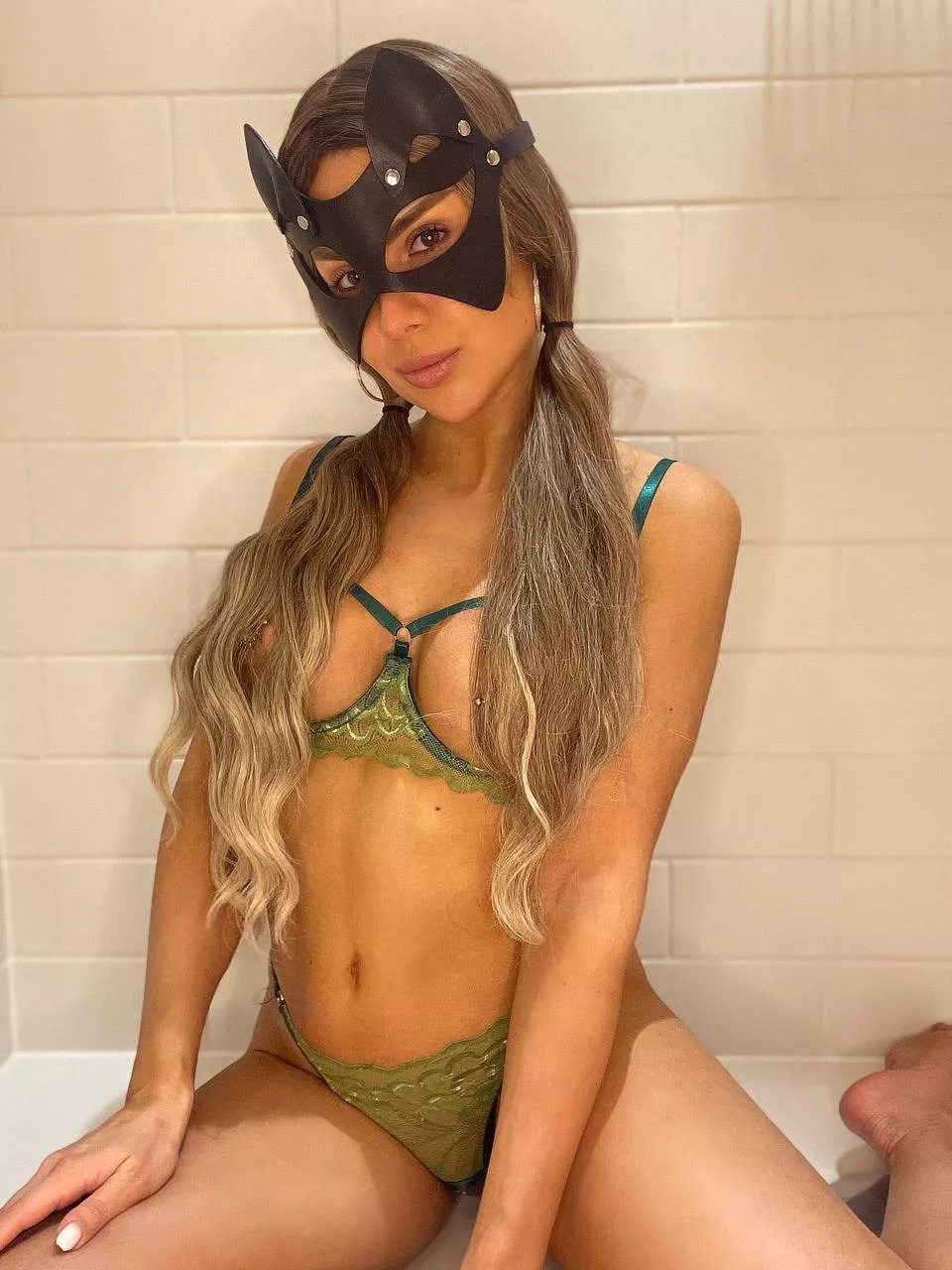 Bored and horny, send help | My link down below posted by AcceptableProtein