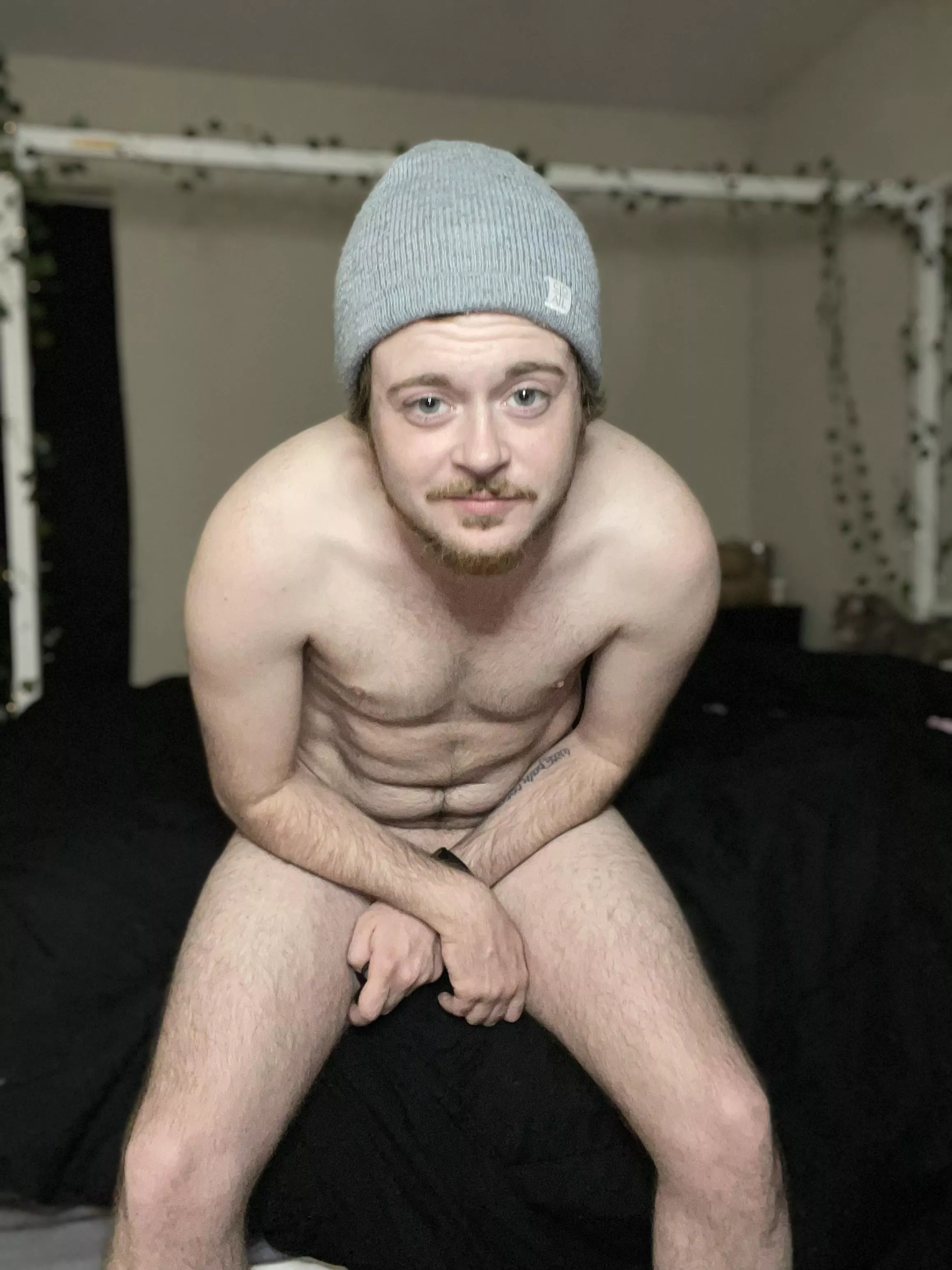 Bored and ready to play tonight 😉 posted by nonbinarymasc