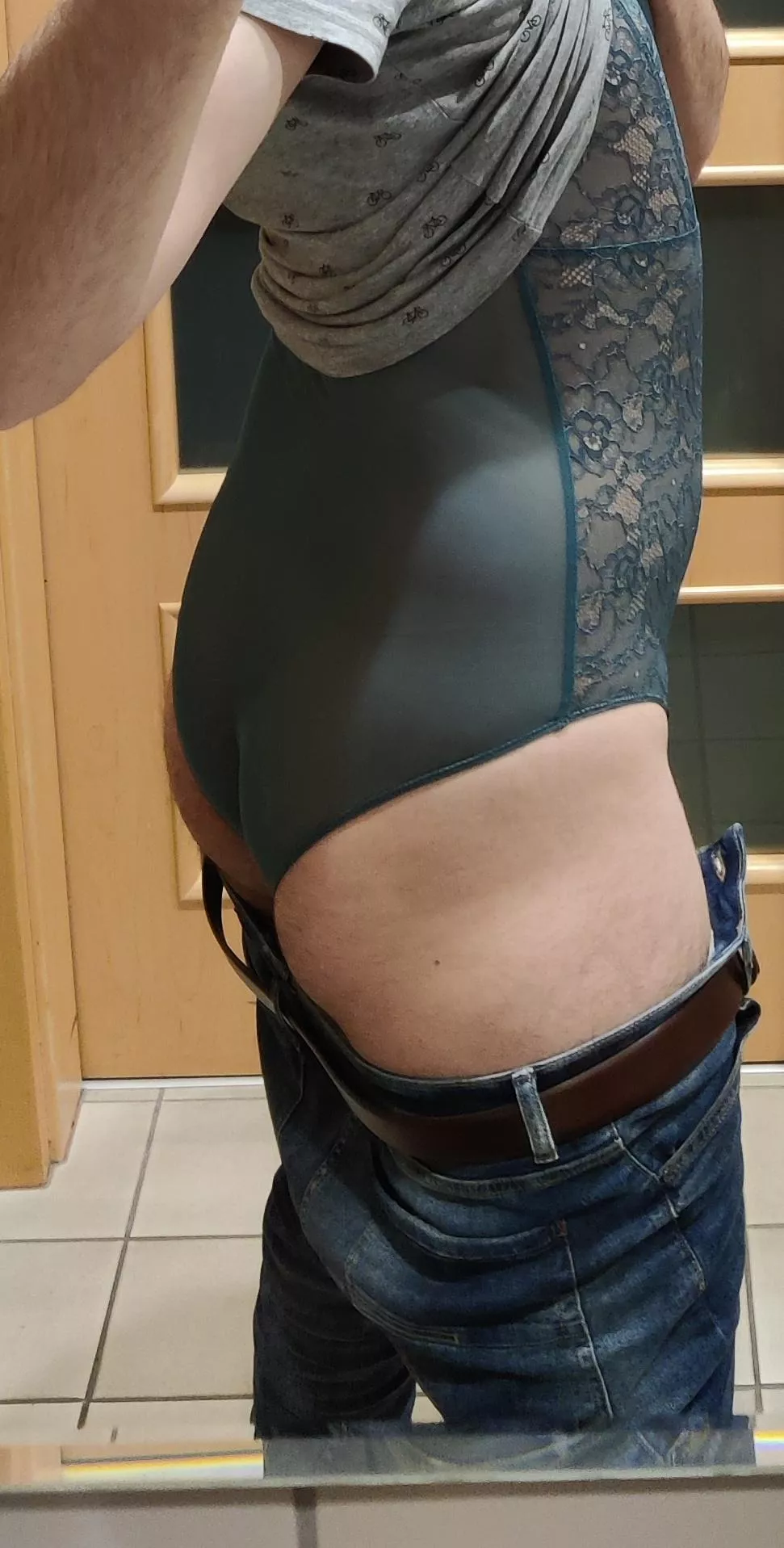 Bored at work... And still 6 hours left. posted by jeanieclaude