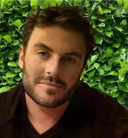 Bored at work playing with backgrounds 🏳️‍🌈 by suspicious_advice85