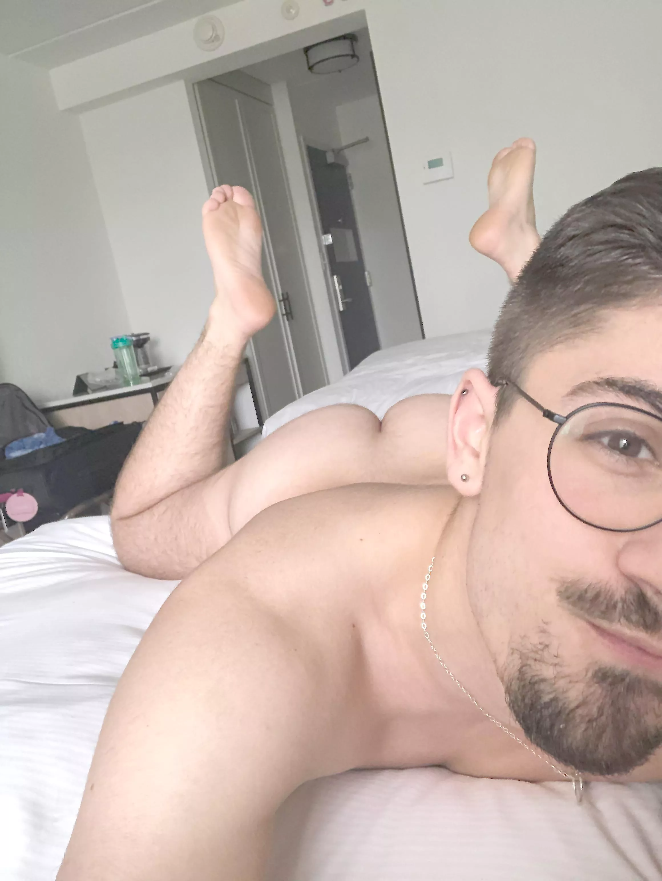 Bored in my hotel room (24 years old) posted by FreddyConwell