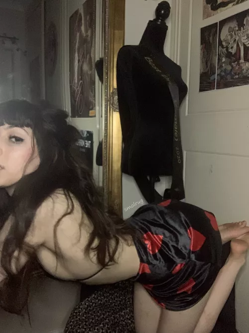 bored in my room... come spank me 18f by smolrug