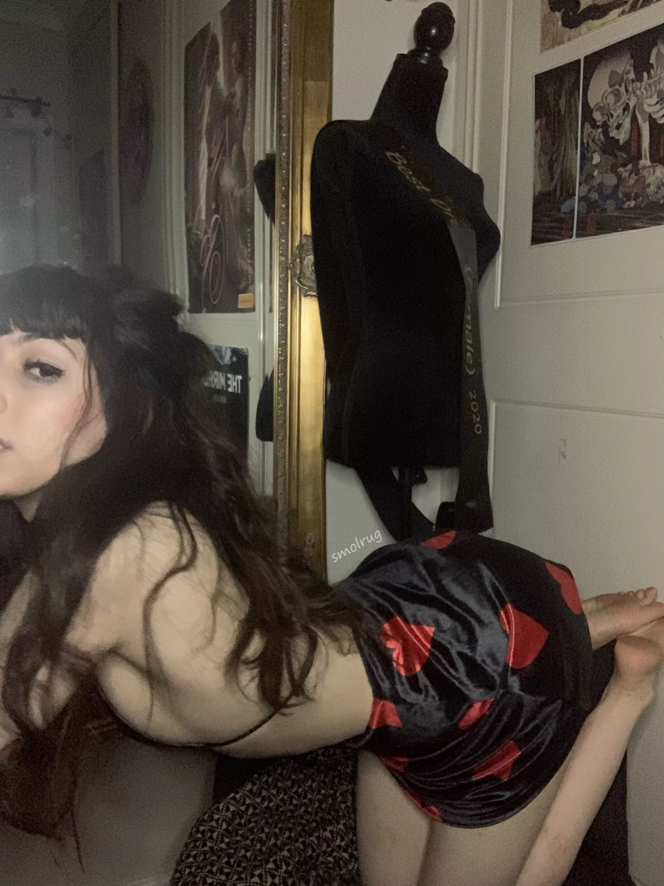 bored in my room... come spank me 18f posted by smolrug