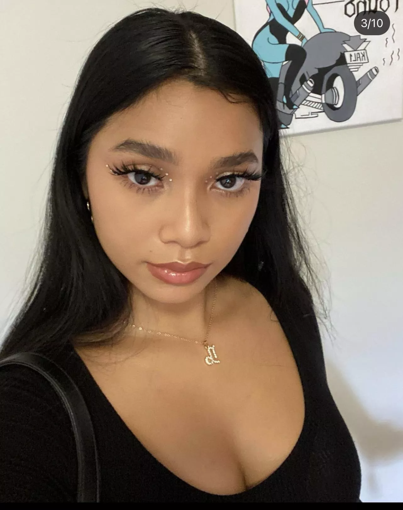 Bored looking a boyfriend 🥰hmu posted by upatmxdnight