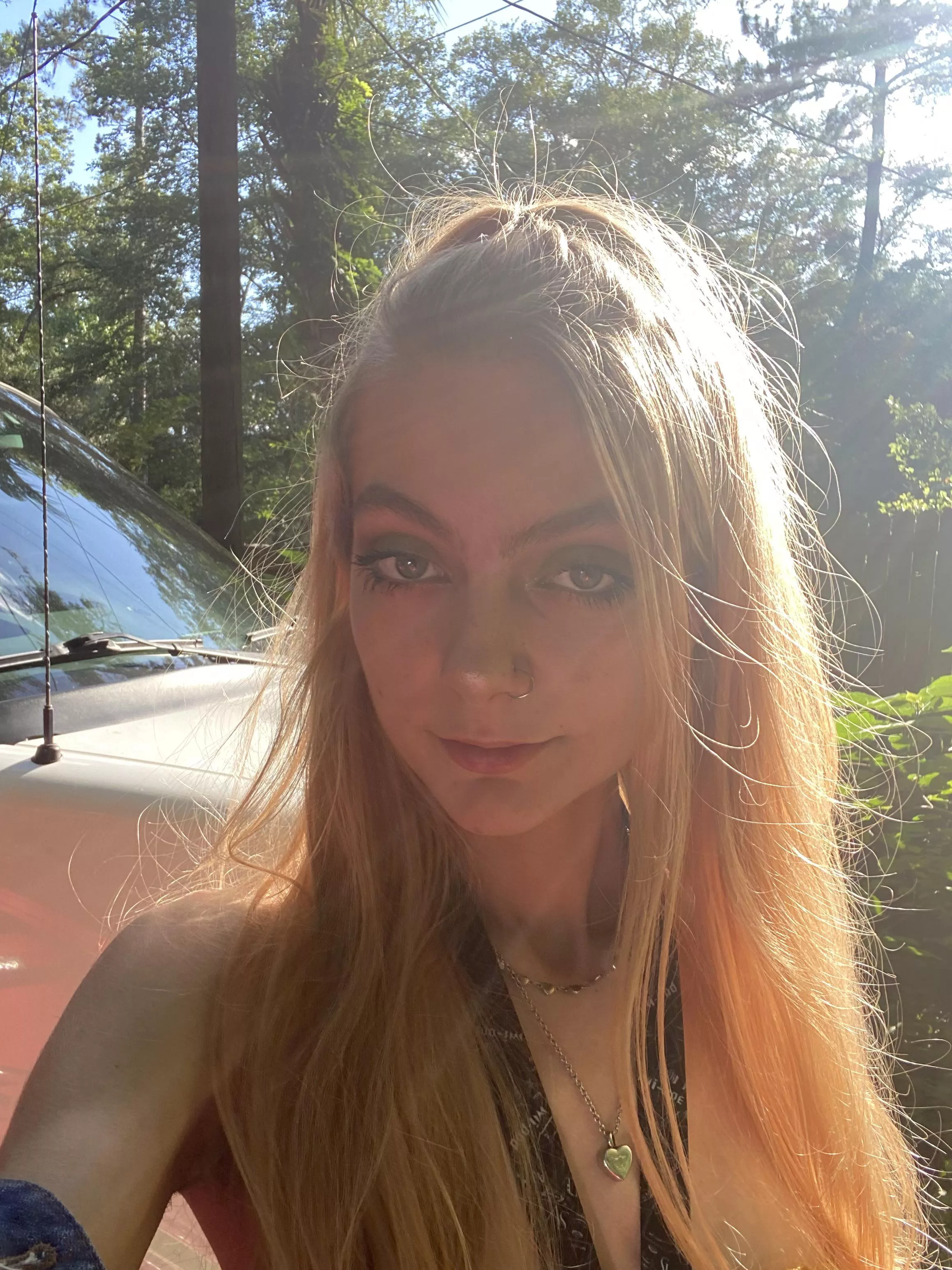 Bored who wanna give me attention posted by Complex-Astronaut-36