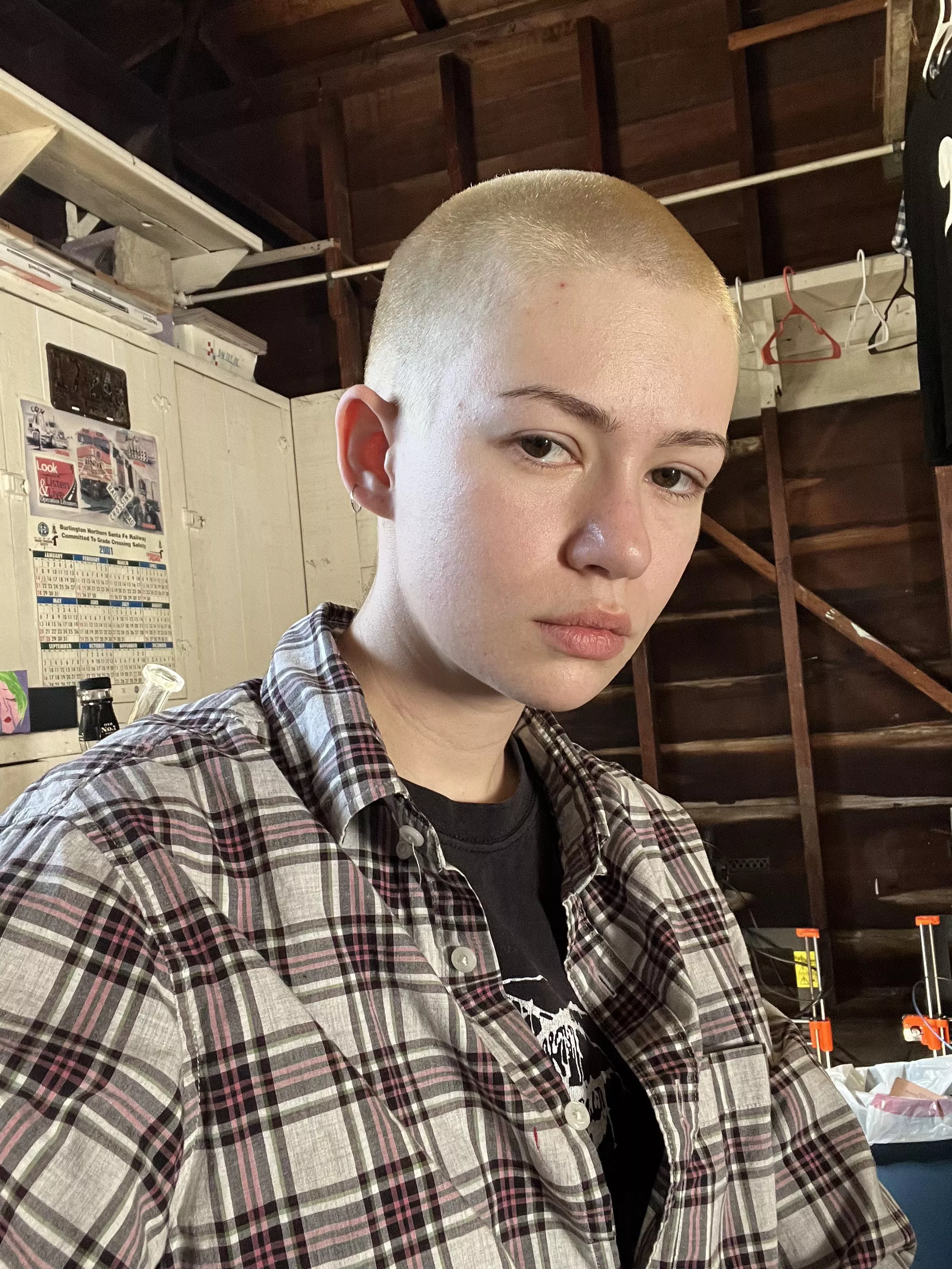 borrowed my gf’s flannel this morning! i think it looks cute on me posted by saturnspet666