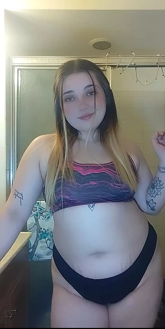 Bottom Heavy. 🍑 posted by MaryLuxLov