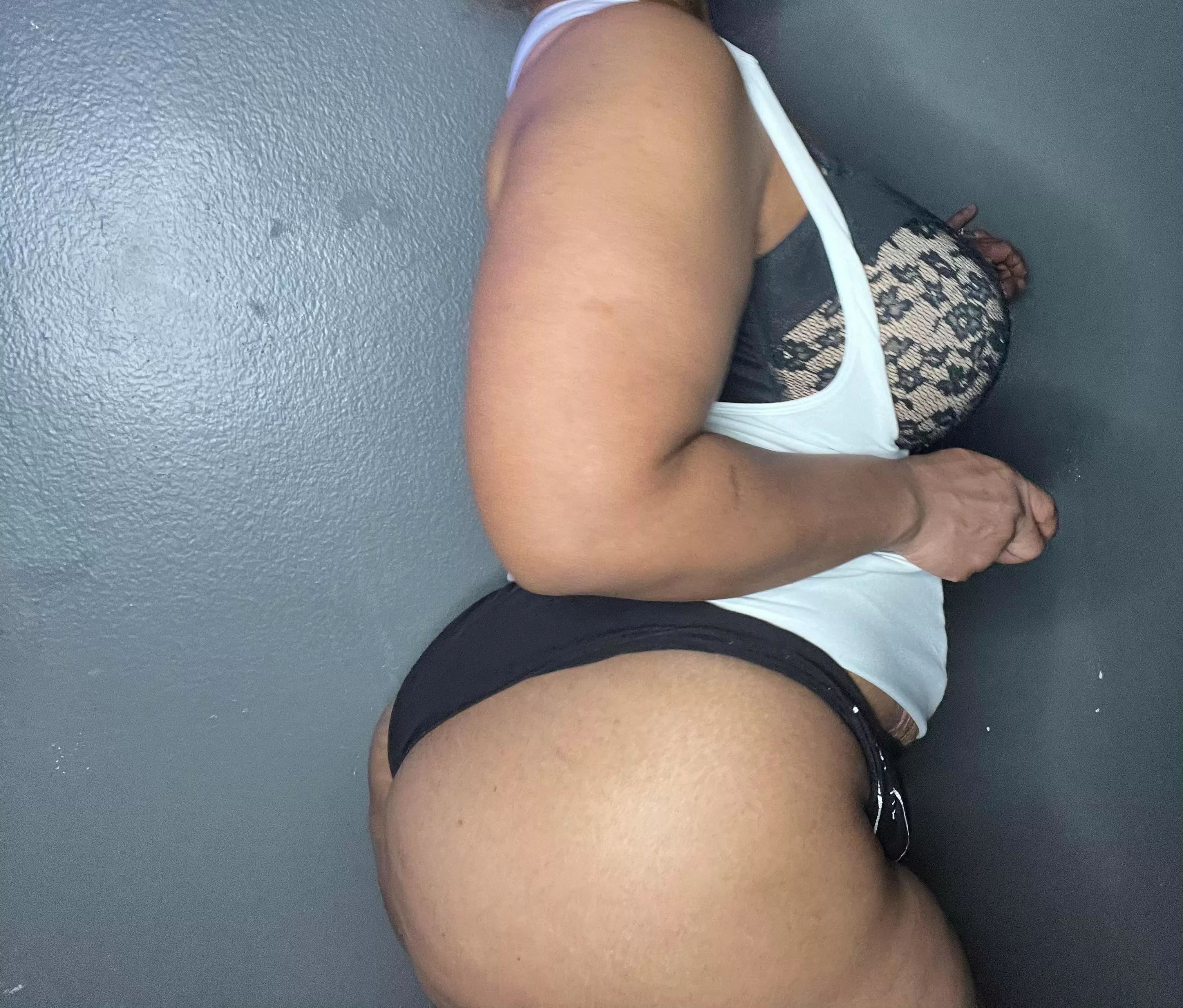 Bout to wake hubbz with his mornin bj (41) posted by Hottcouple95