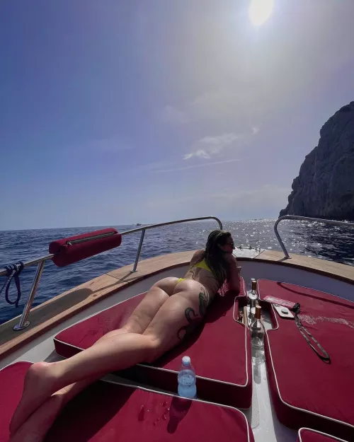 Bow Booty by LilBourbonDick