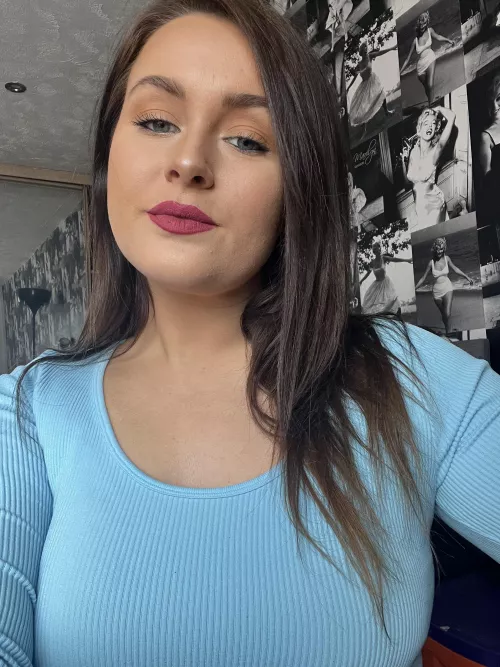 Bow down to me 🙇‍♀️ I want to see you ready to surrender by Mindless_Bag1026