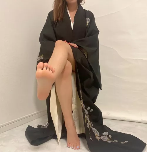 Bow down to my goddess feet 😈 by Tokyo_taylor_feet