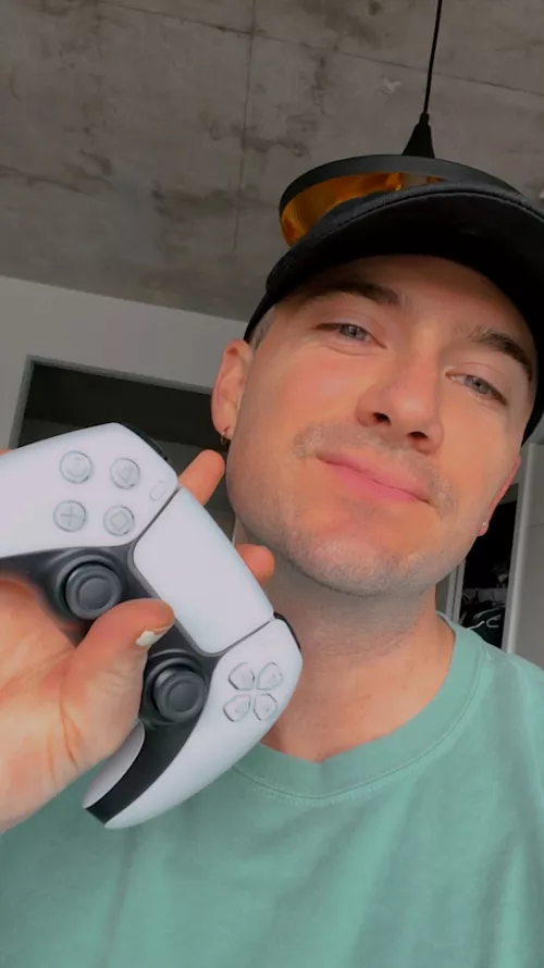 Boyfriend gone, PS5 on 😏 by UnstablePisces