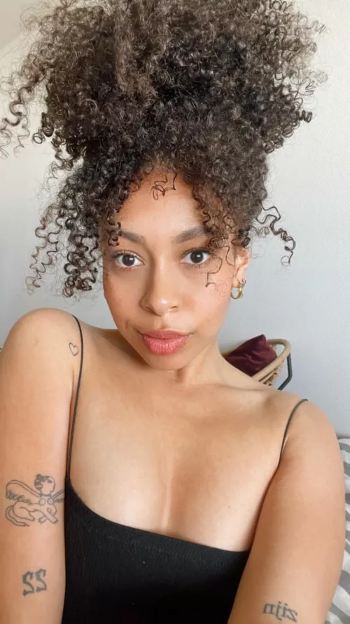 Braless & a little updo. Enjoy your weekend <3 by Misscharlierose