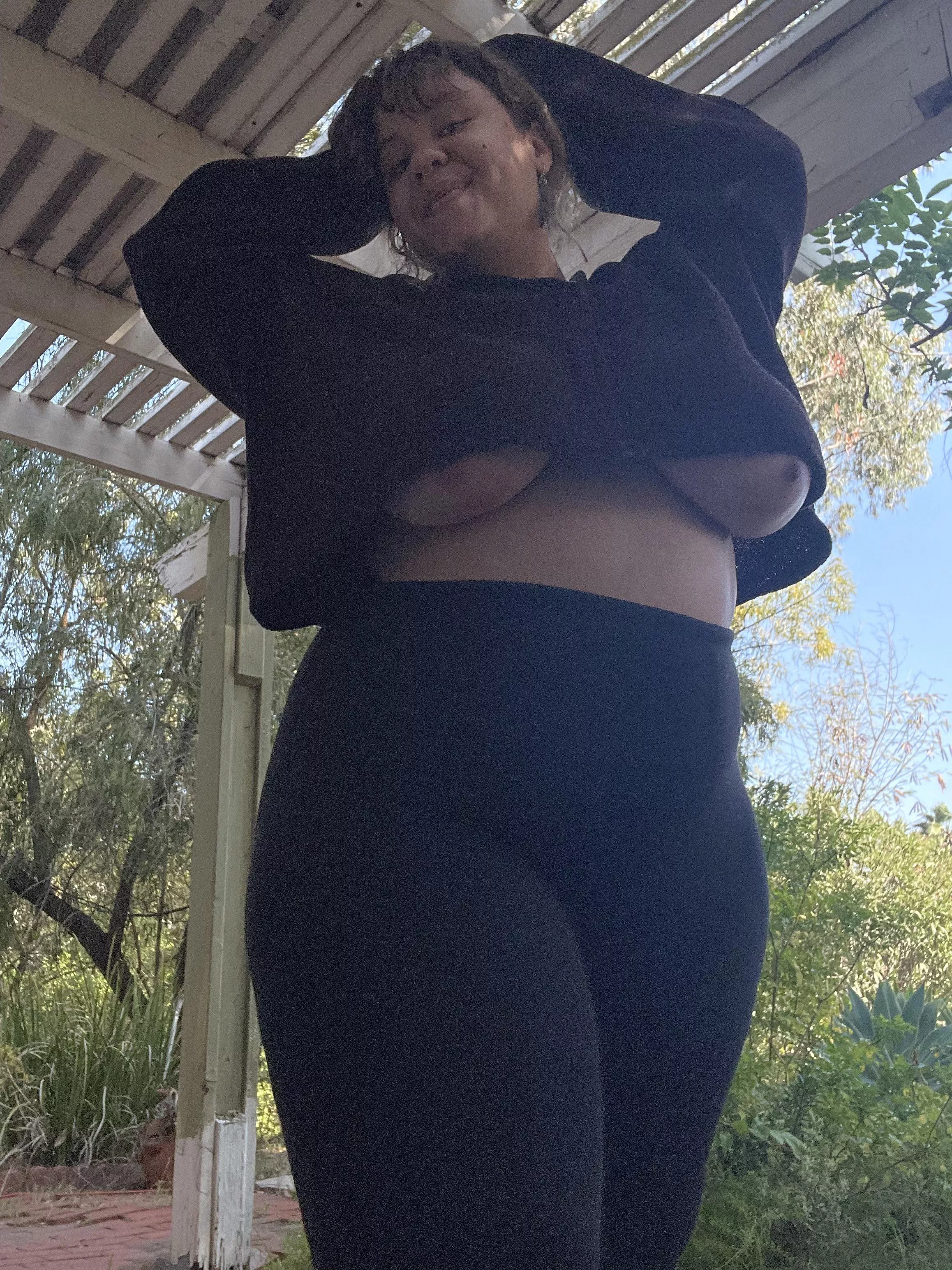 braless and free posted by ItsAlwaysAnnieG