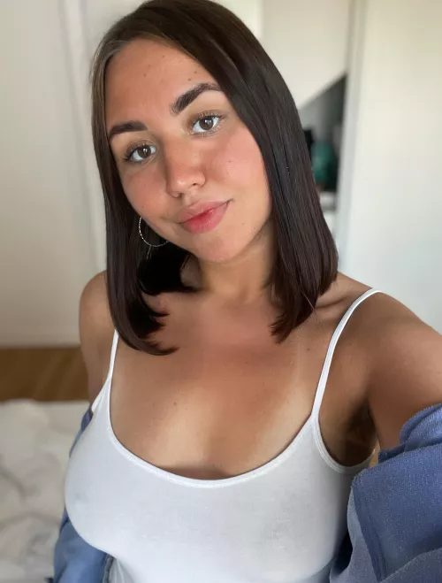 Braless looks are just the best, don’t you agree? by watchmesucceed