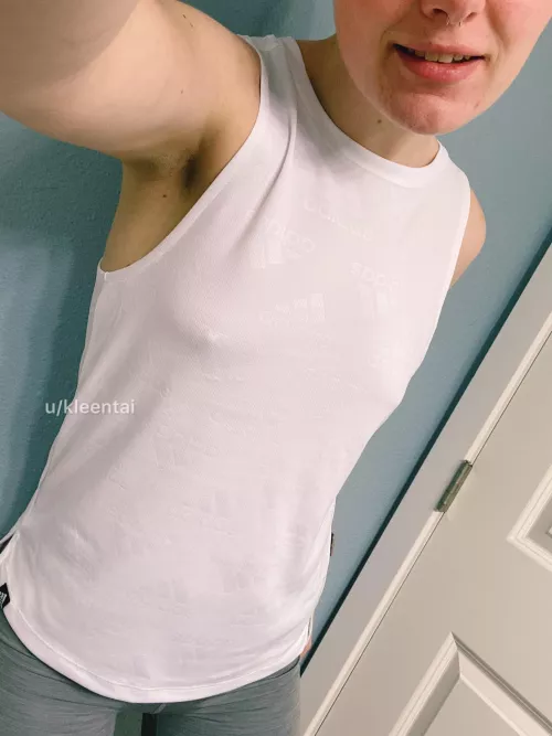 Braless workout by kleentai