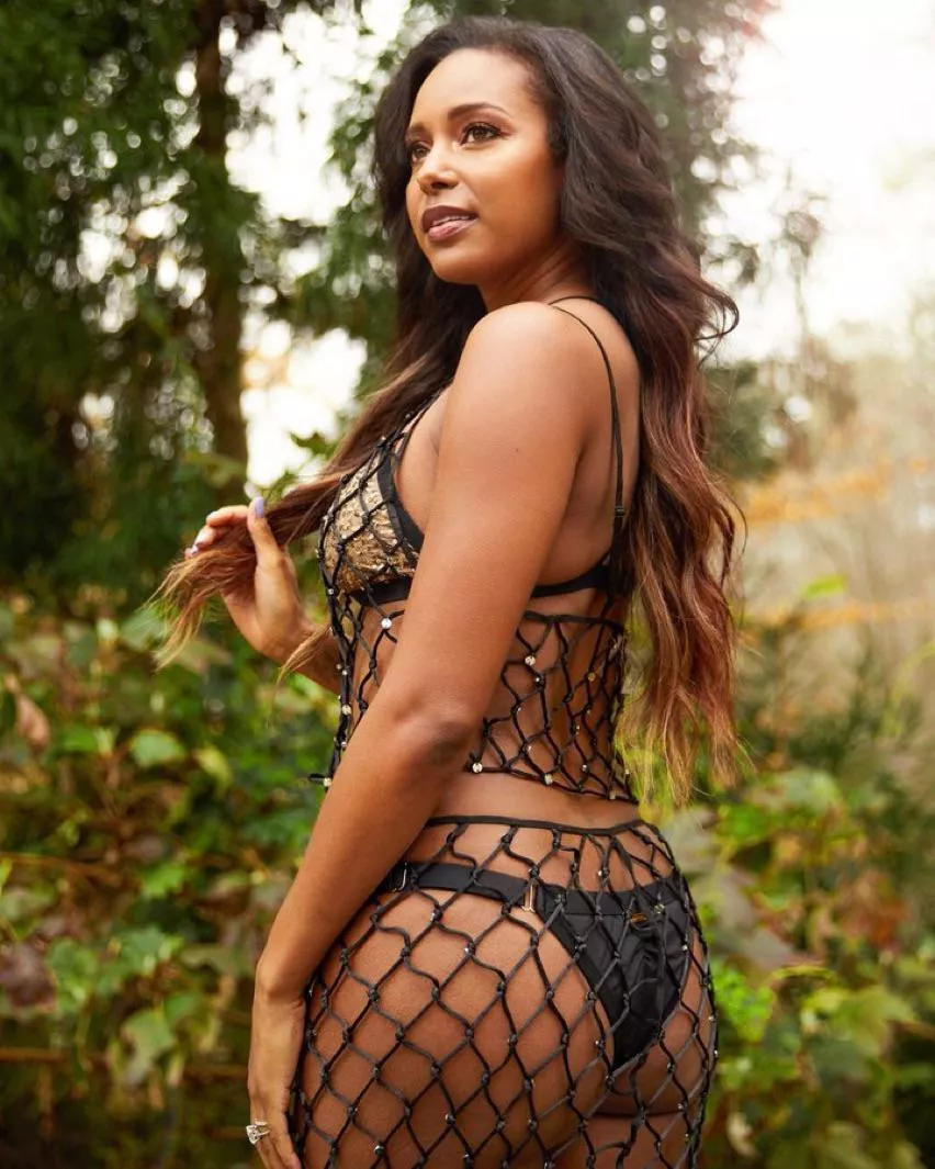 Brandi Rhodes posted by xShadow26