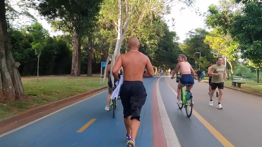 Brazilian sluts Larissa Leite and Kira Sex fucked by one big cock by legalporno