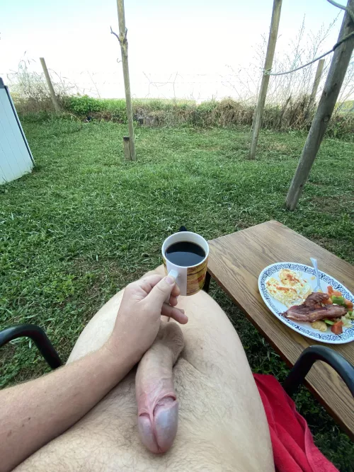 Breakfast and coffee are served by nofloexplorer