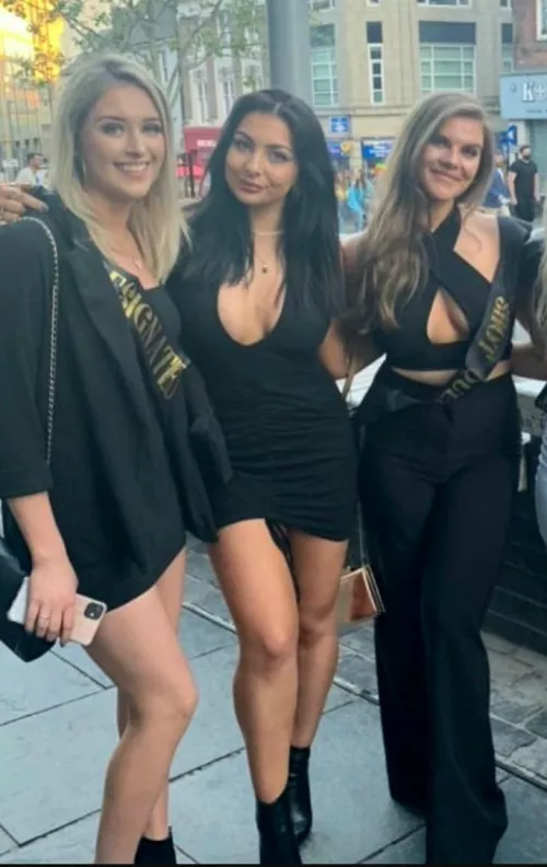 Bride to be n besties by Chaturbater1