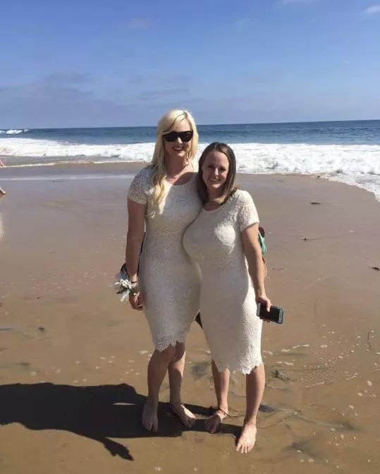 Brides maids. Shortys dress is workin HARD. posted by Duke1814